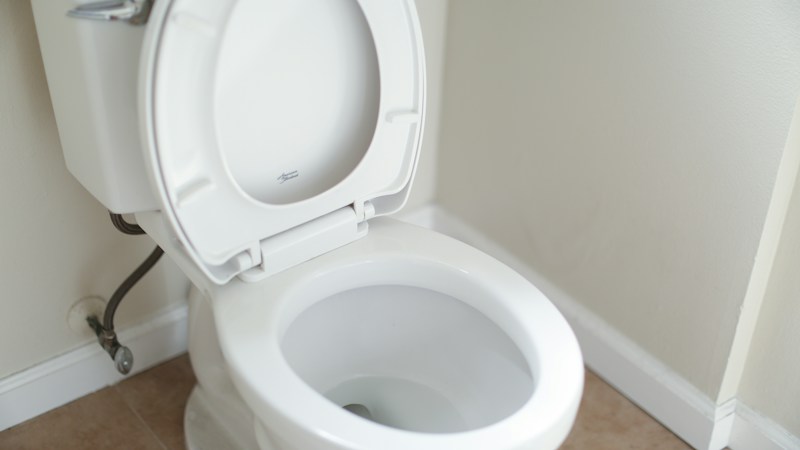 トイレの詰まり治し方|自分でできる安全な対処法とやってはいけない注意点
